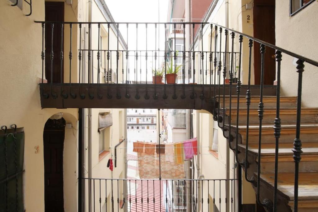 For You Rentals Coqueto Apartamento Temporal De Dos Dormitorios En El Corazon De Madrid Sgv63 Bagian luar foto
